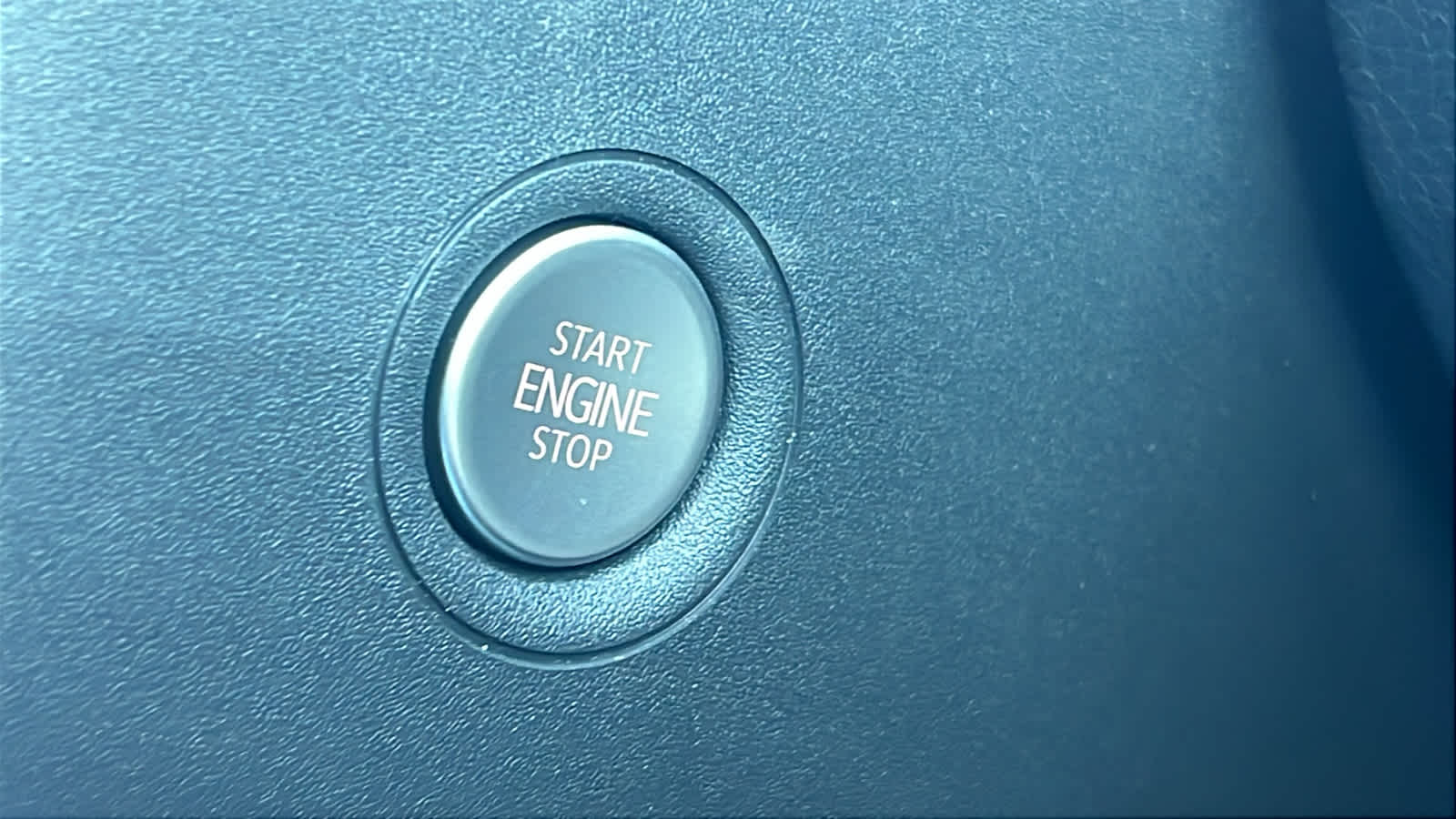 Thumbnail: 2025 Volkswagen ID.4 - 17