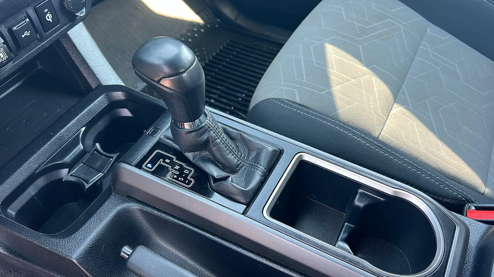 Thumbnail: 2022 Toyota Tacoma - 13