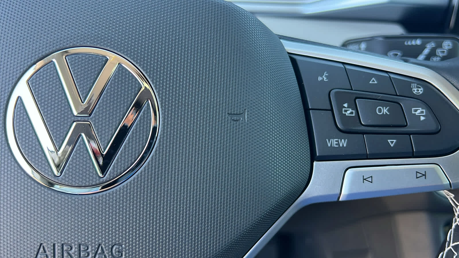 Thumbnail: 2025 Volkswagen Taos - 20