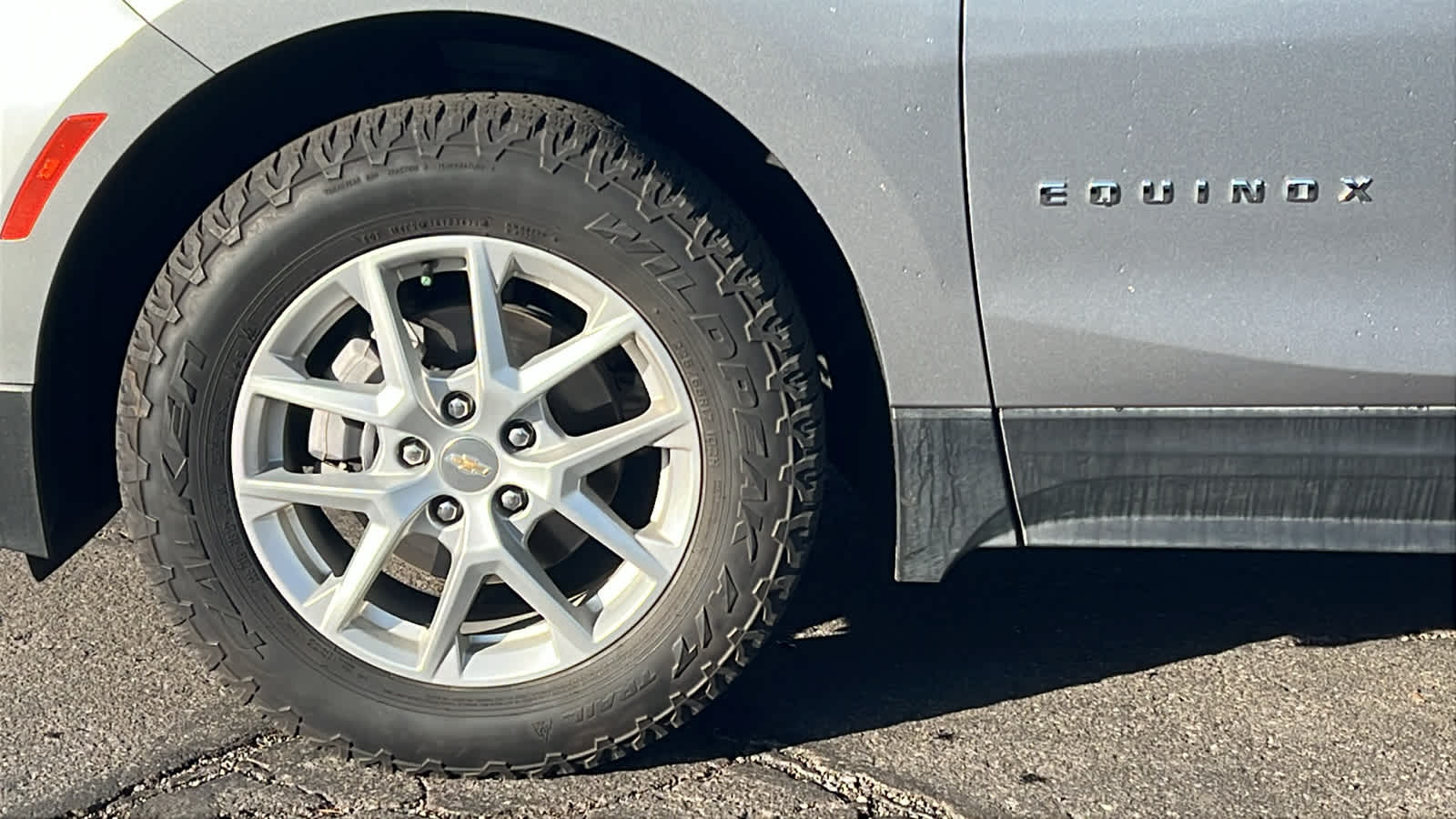 Thumbnail: 2023 Chevrolet Equinox - 9