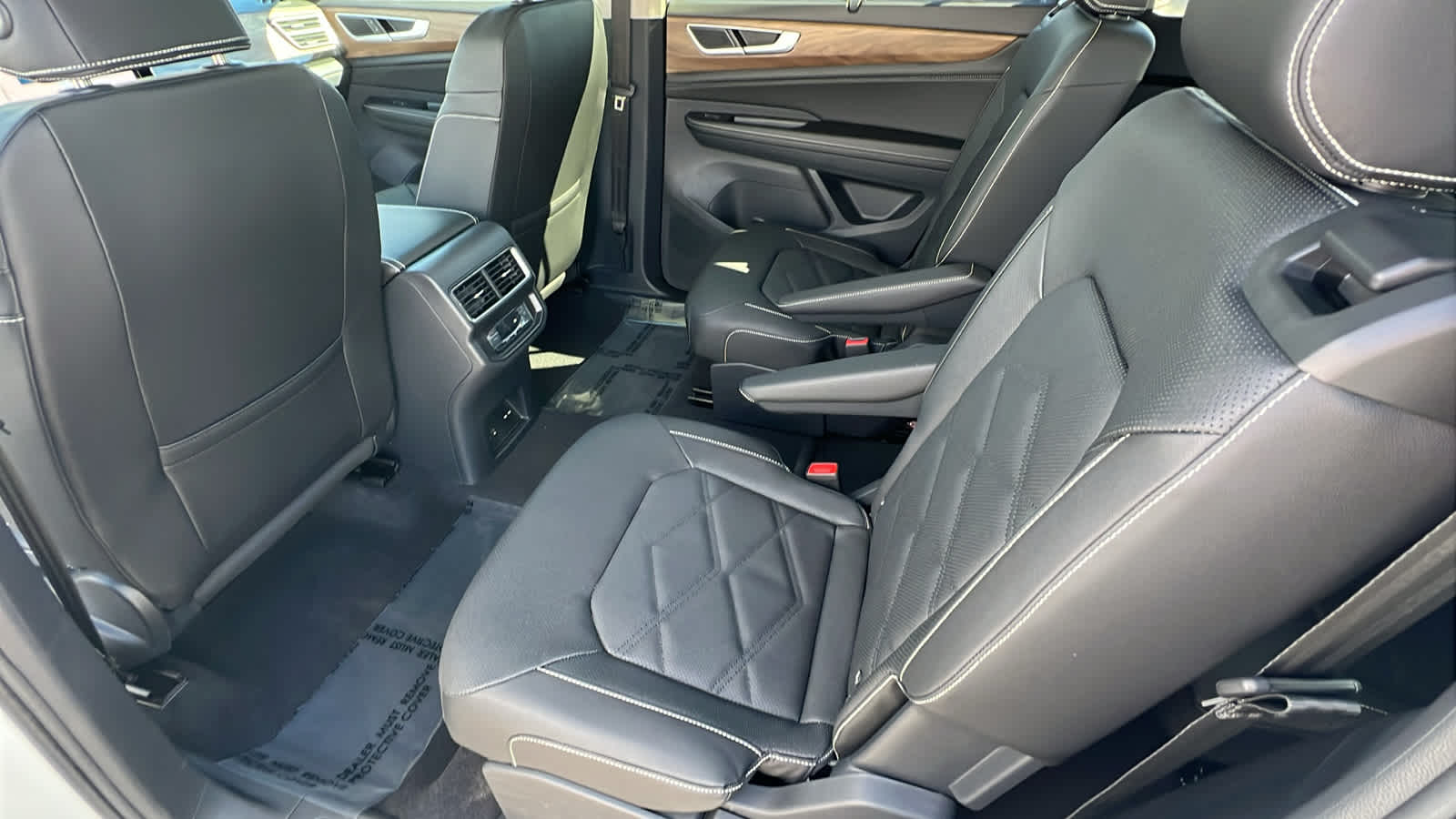 Thumbnail: 2026 Volkswagen Atlas - 24