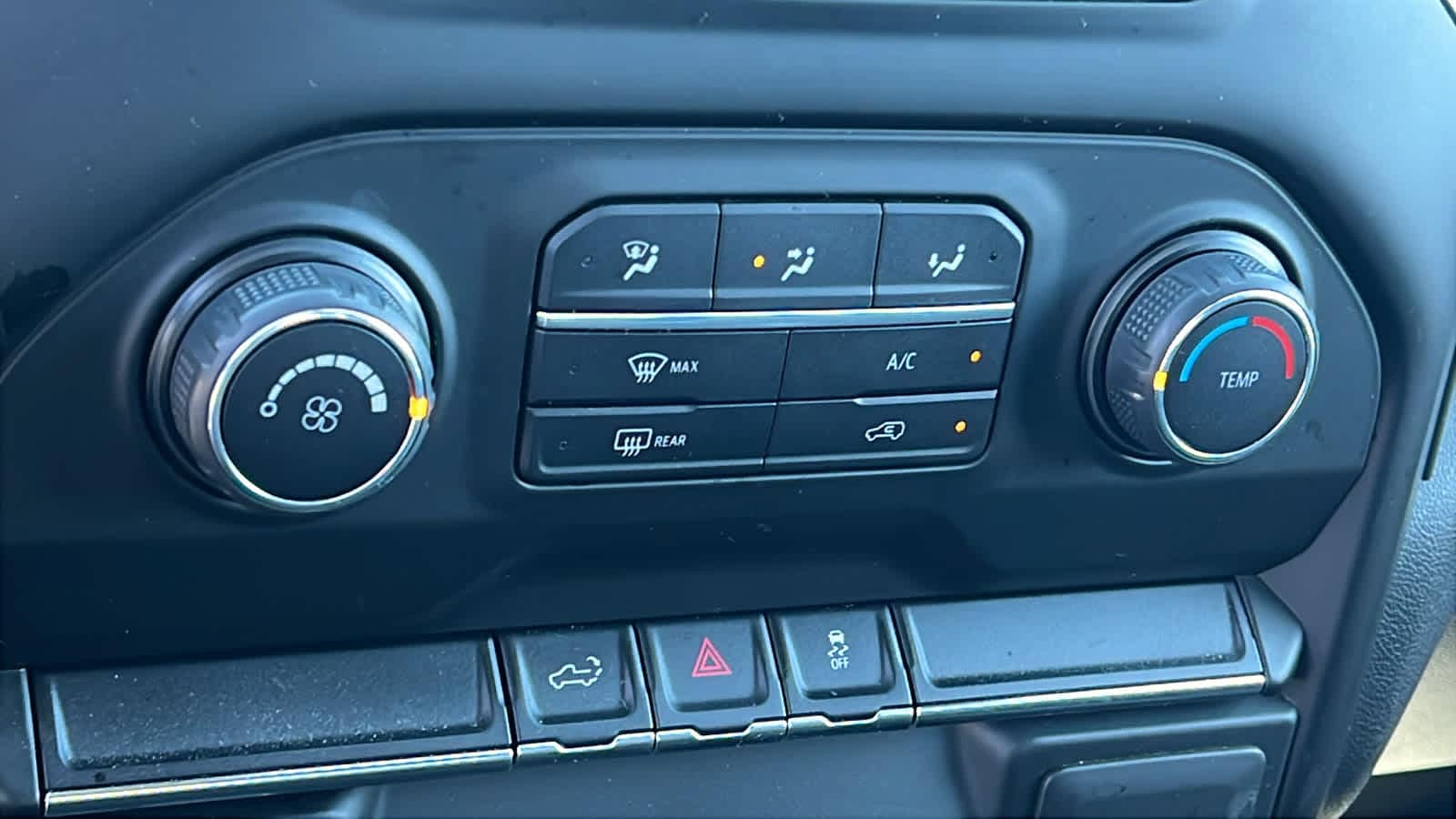 Thumbnail: 2020 Chevrolet Silverado 1500 - 14