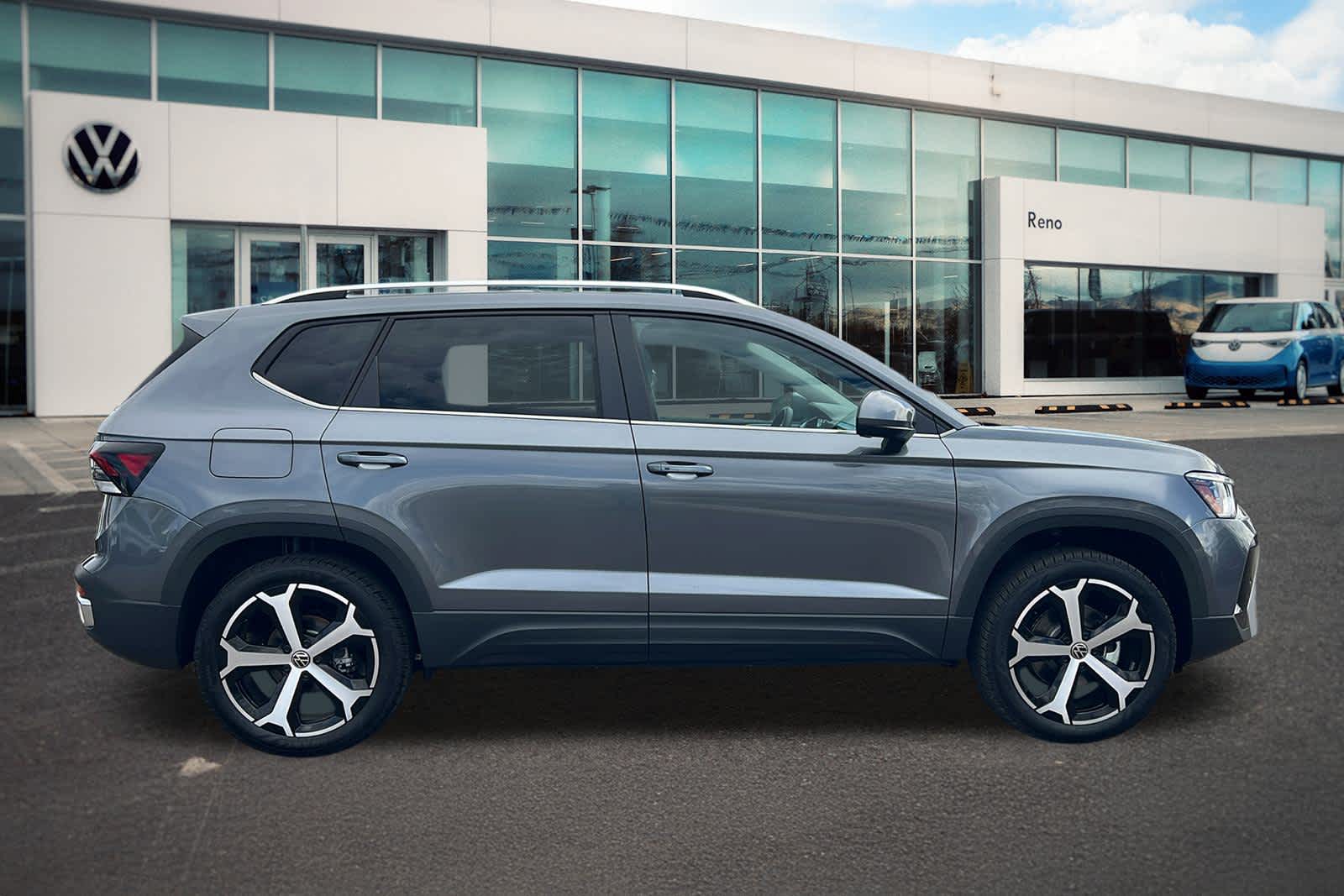 Thumbnail: 2025 Volkswagen Taos - 4