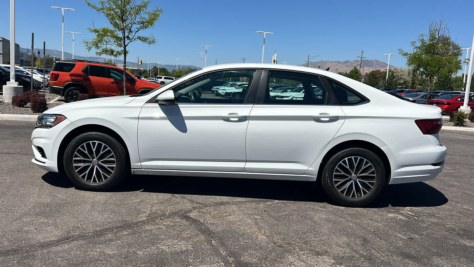 Thumbnail: 2021 Volkswagen Jetta - 8