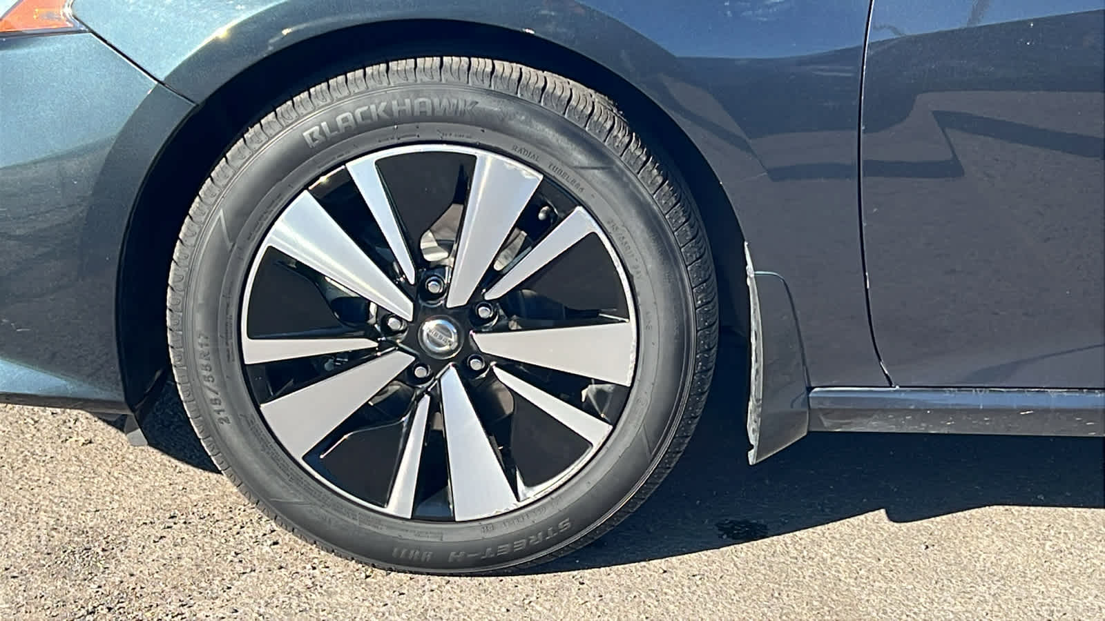 Thumbnail: 2021 Nissan Altima - 8