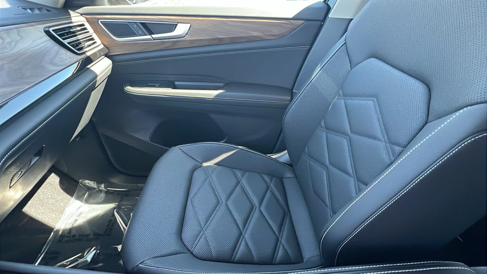 Thumbnail: 2026 Volkswagen Atlas - 12