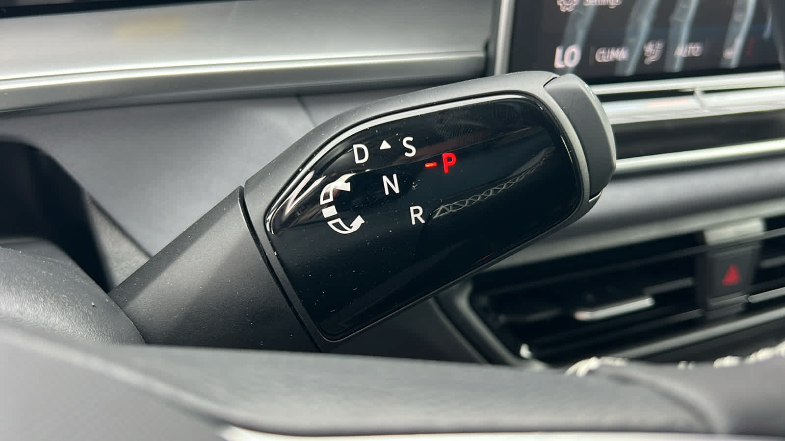 Thumbnail: 2026 Volkswagen Tiguan - 13