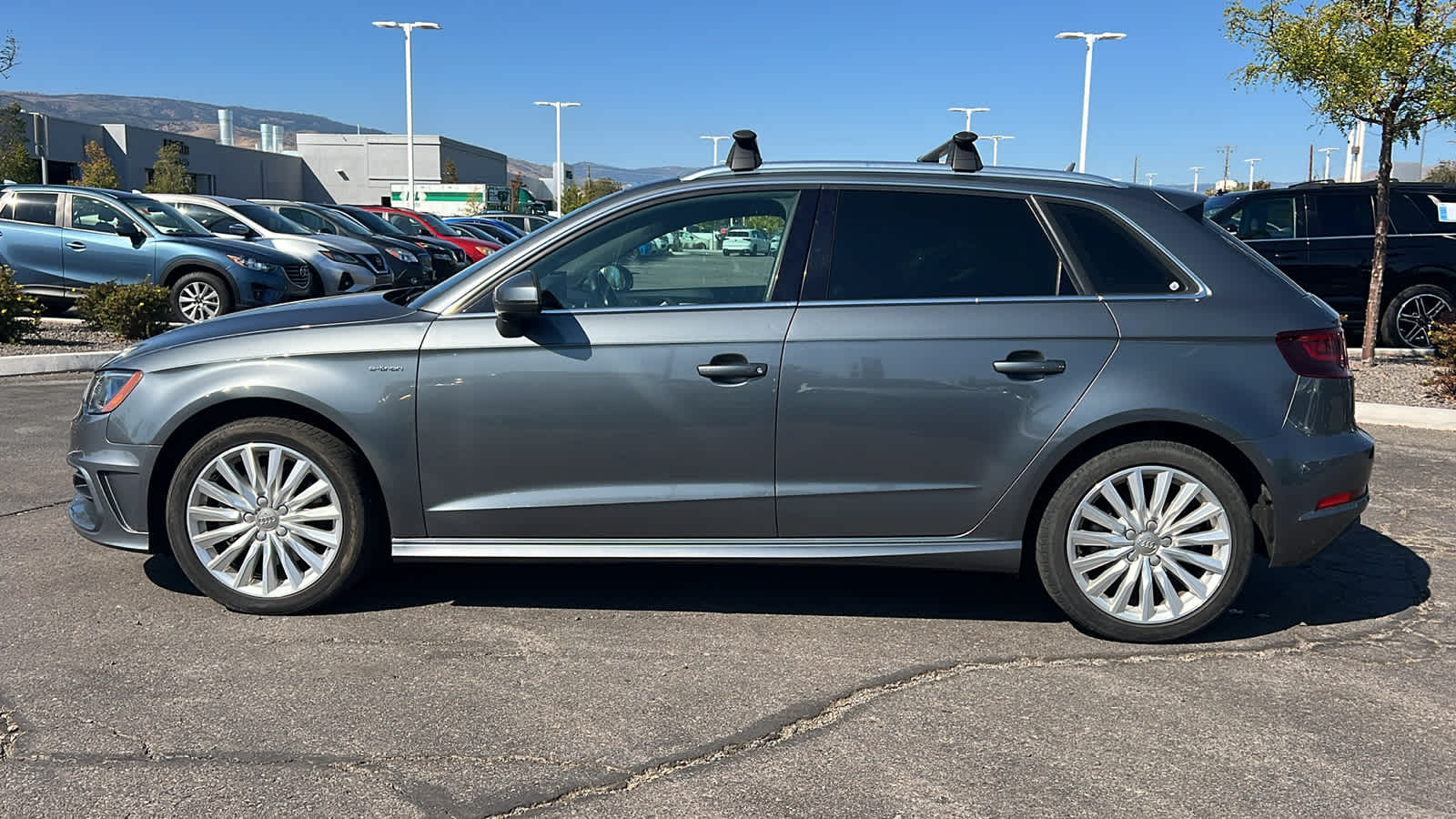 Thumbnail: 2016 Audi A3 e-tron - 8