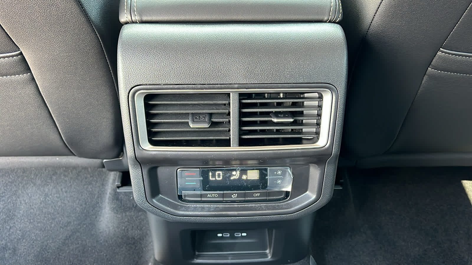 Thumbnail: 2026 Volkswagen Atlas - 25