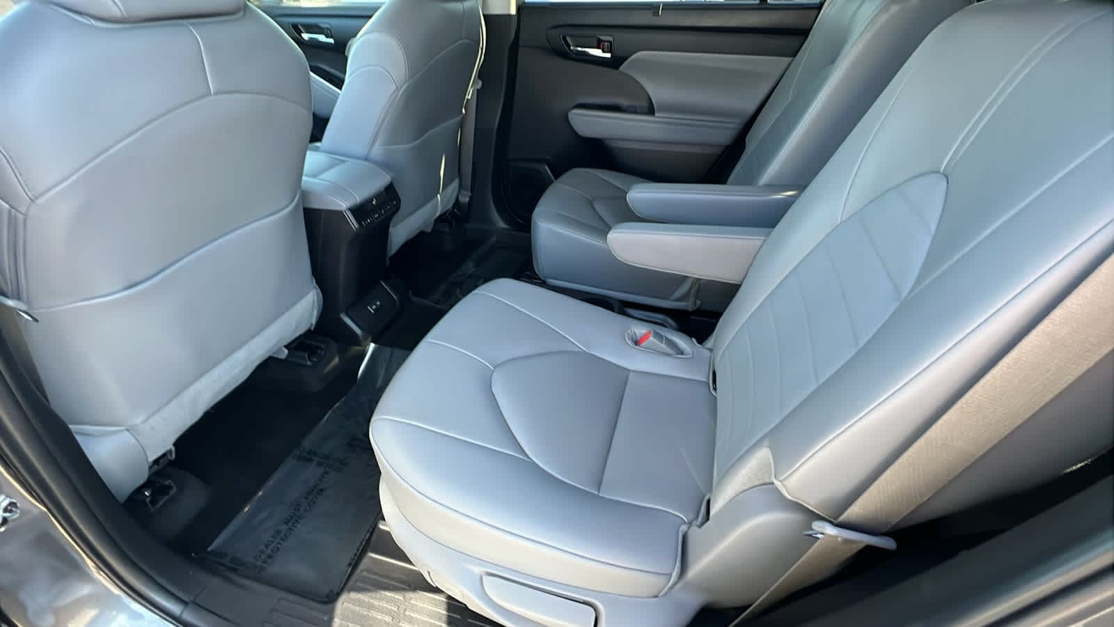 Thumbnail: 2024 Toyota Highlander - 24