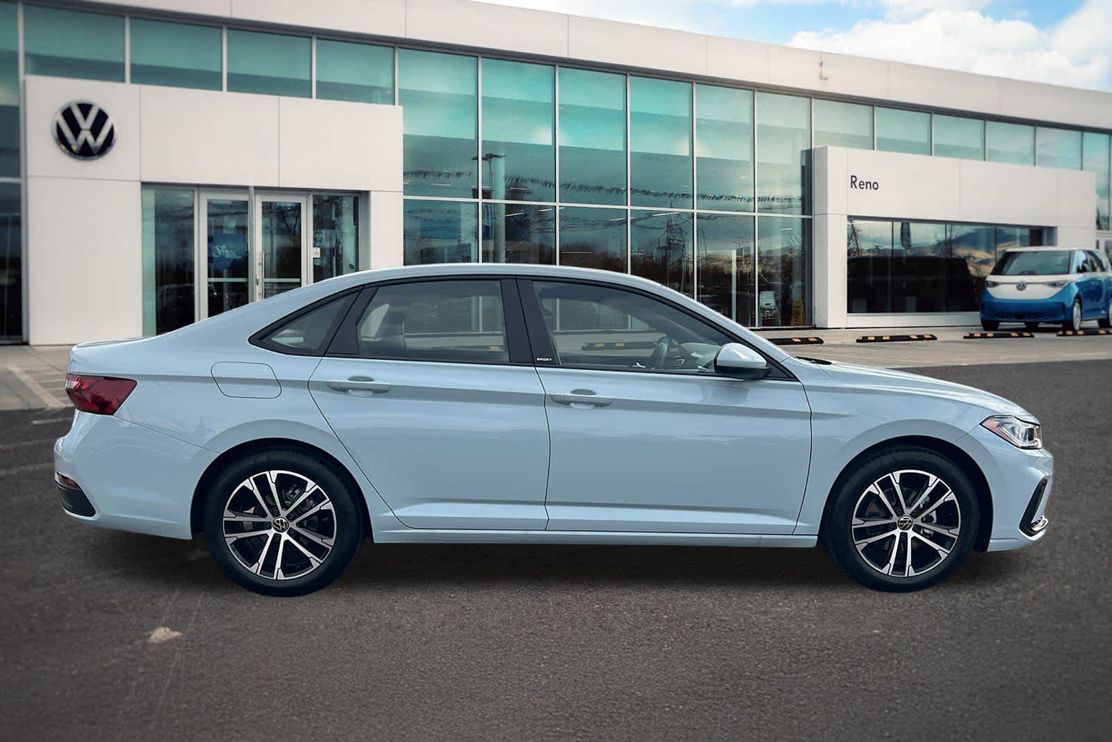 2026 Volkswagen Jetta Sport photo 4