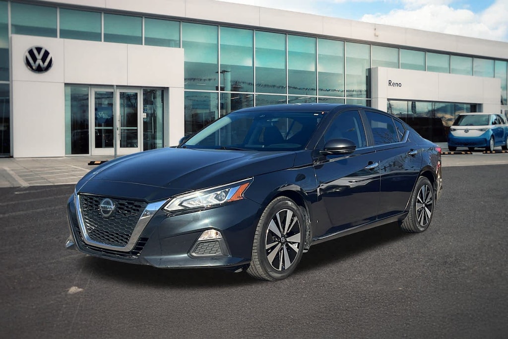 Used 2021 Nissan Altima 2.5 SV Sedan