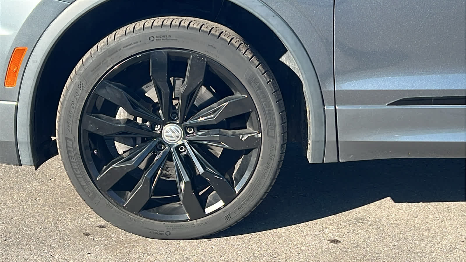 Thumbnail: 2020 Volkswagen Tiguan - 9