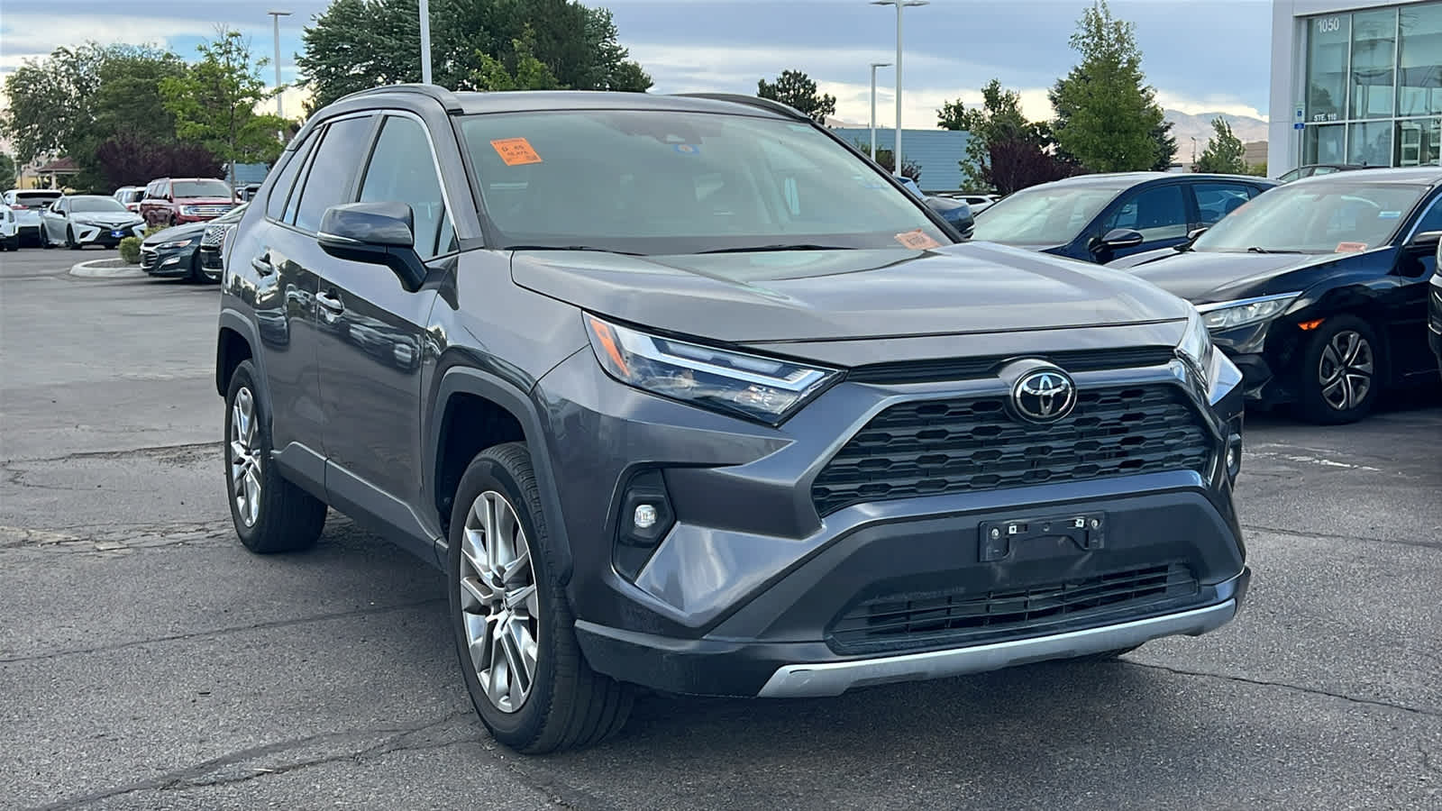 Thumbnail: 2022 Toyota RAV4 - 3