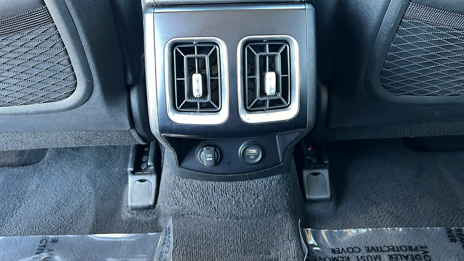 Thumbnail: 2022 Kia Sorento - 25