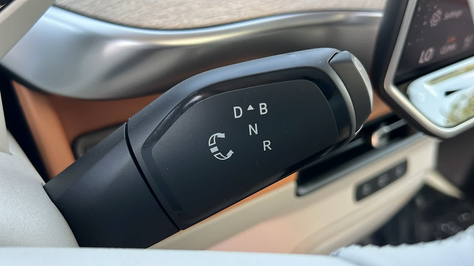 Thumbnail: 2025 Volkswagen ID.Buzz - 13