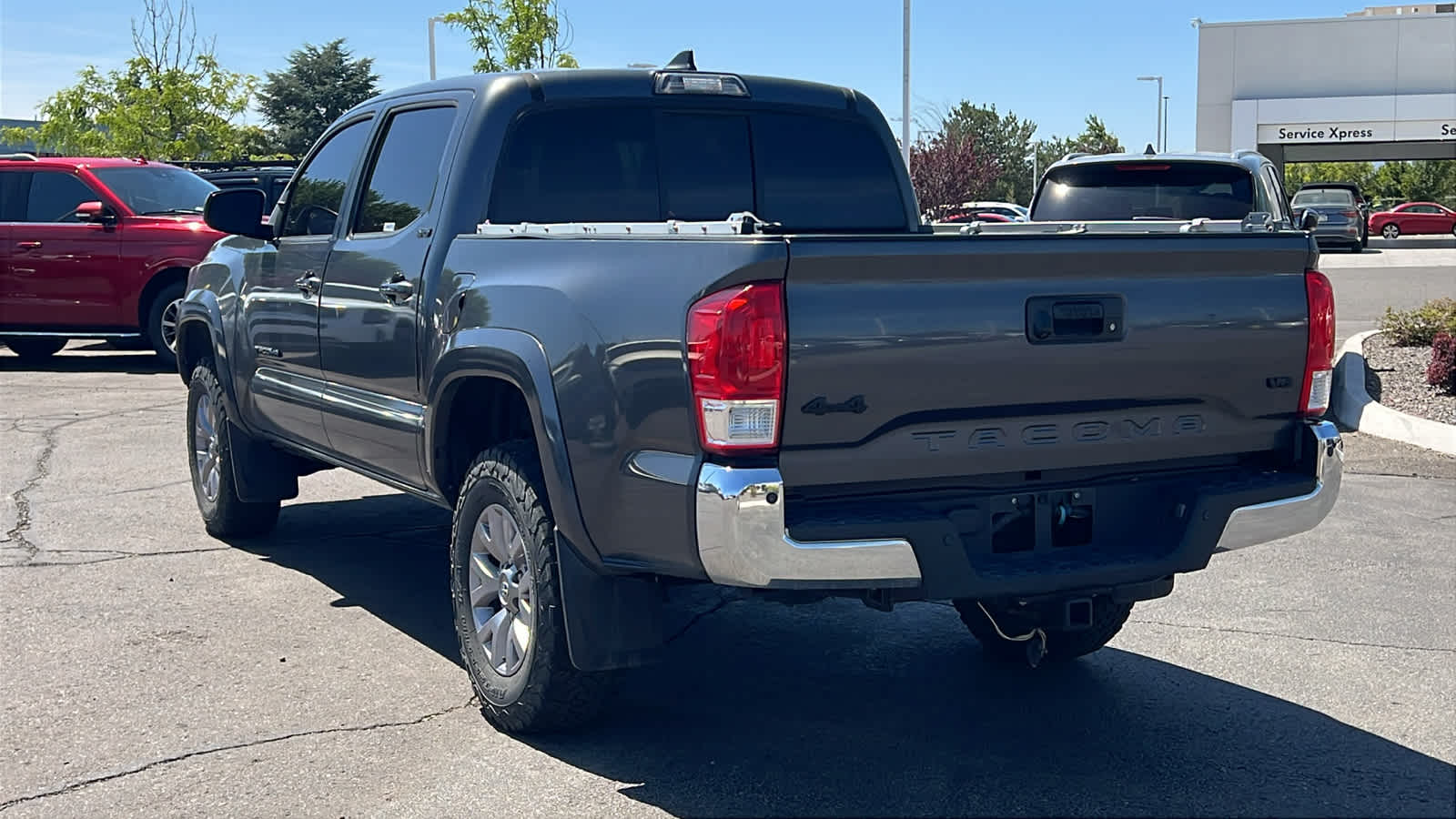 Thumbnail: 2017 Toyota Tacoma - 7