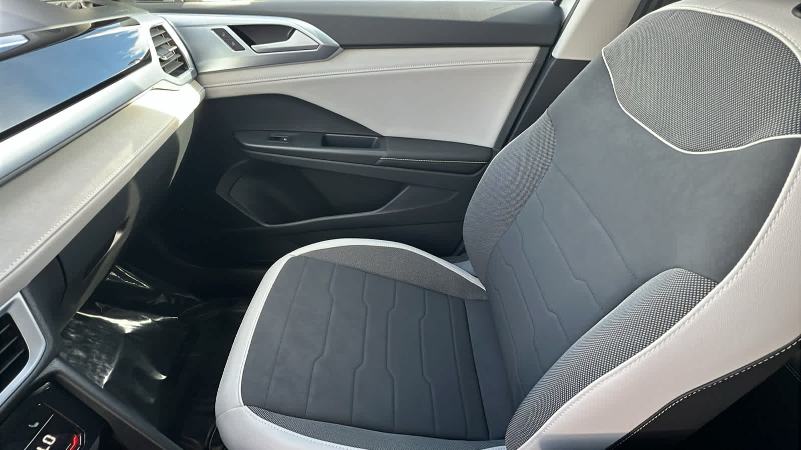 Thumbnail: 2026 Volkswagen Taos - 12