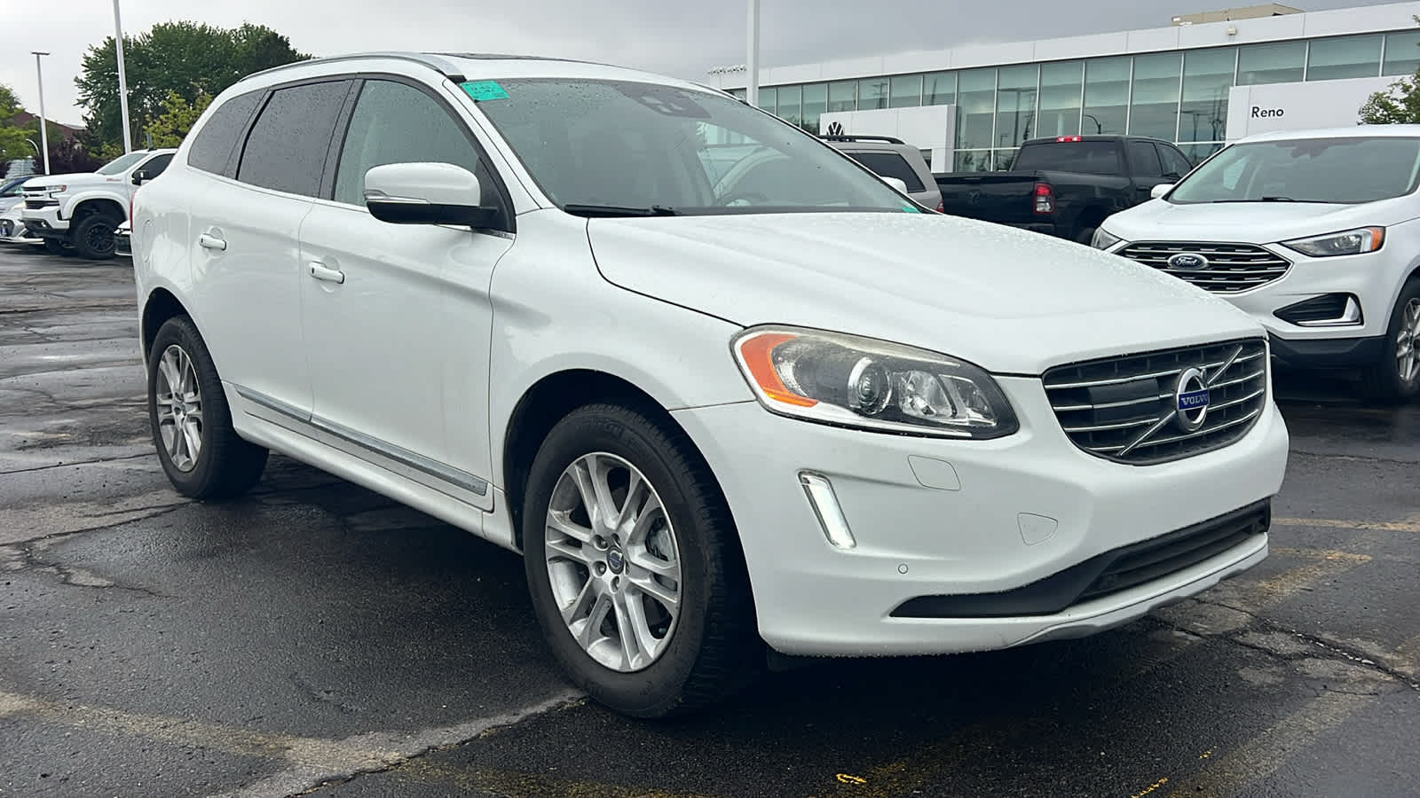 Thumbnail: 2016 Volvo XC60 - 3