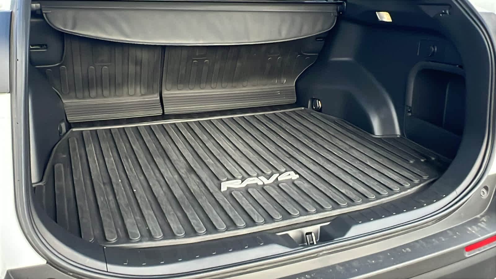 Thumbnail: 2024 Toyota RAV4 - 27