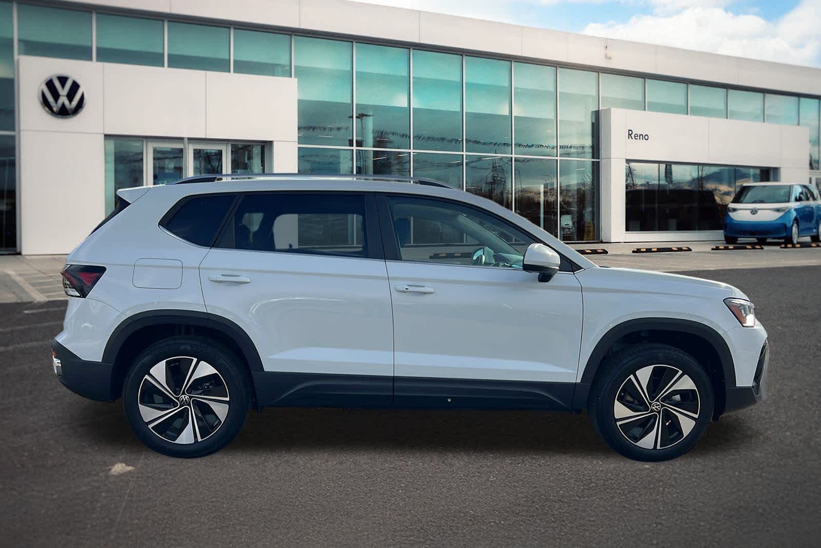 Thumbnail: 2026 Volkswagen Taos - 4