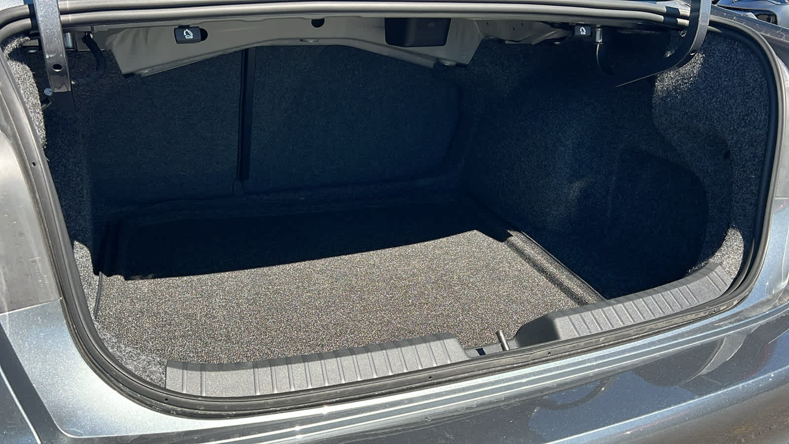 Thumbnail: 2025 Volkswagen Jetta - 27