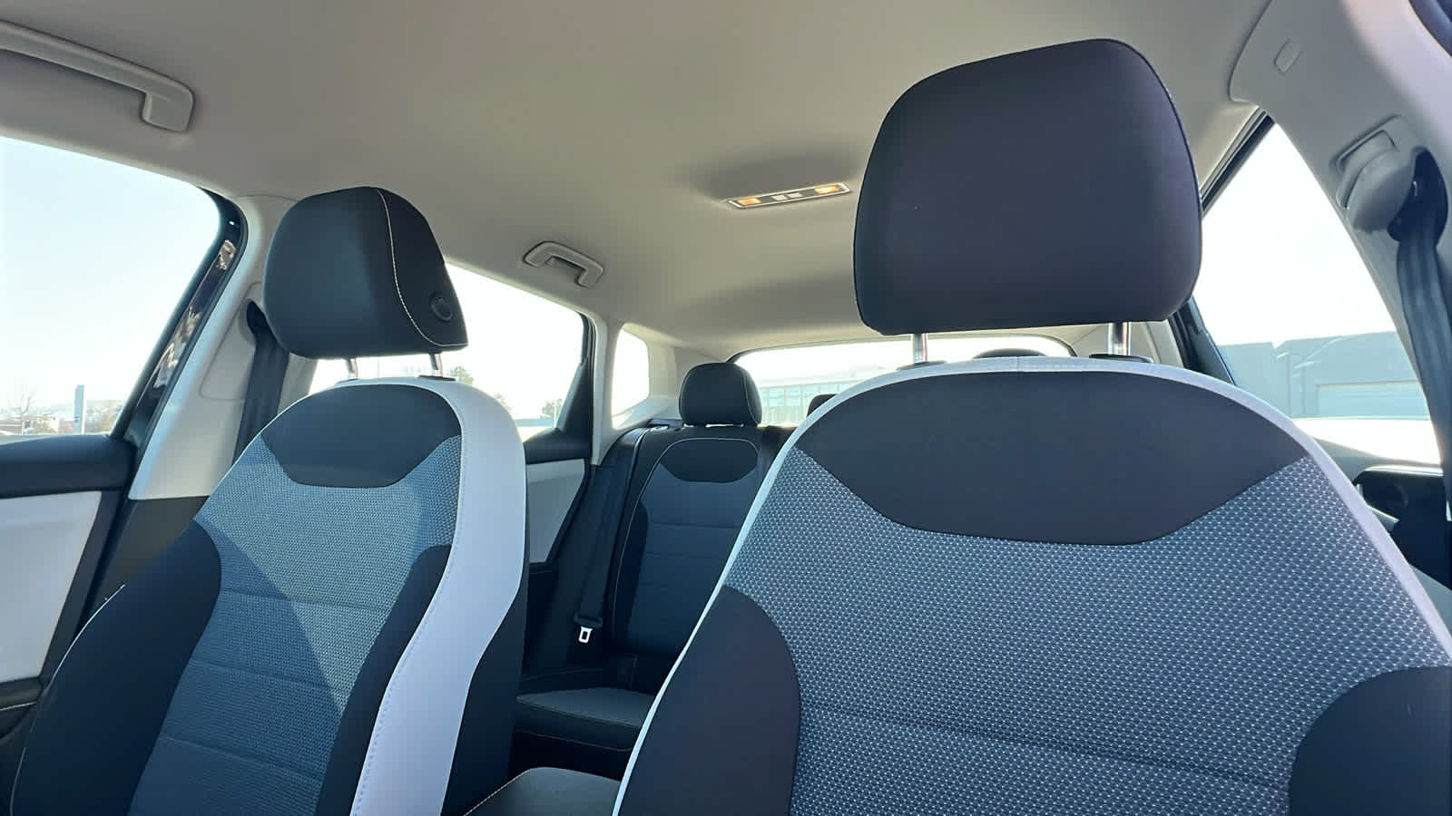 Thumbnail: 2025 Volkswagen Taos - 11