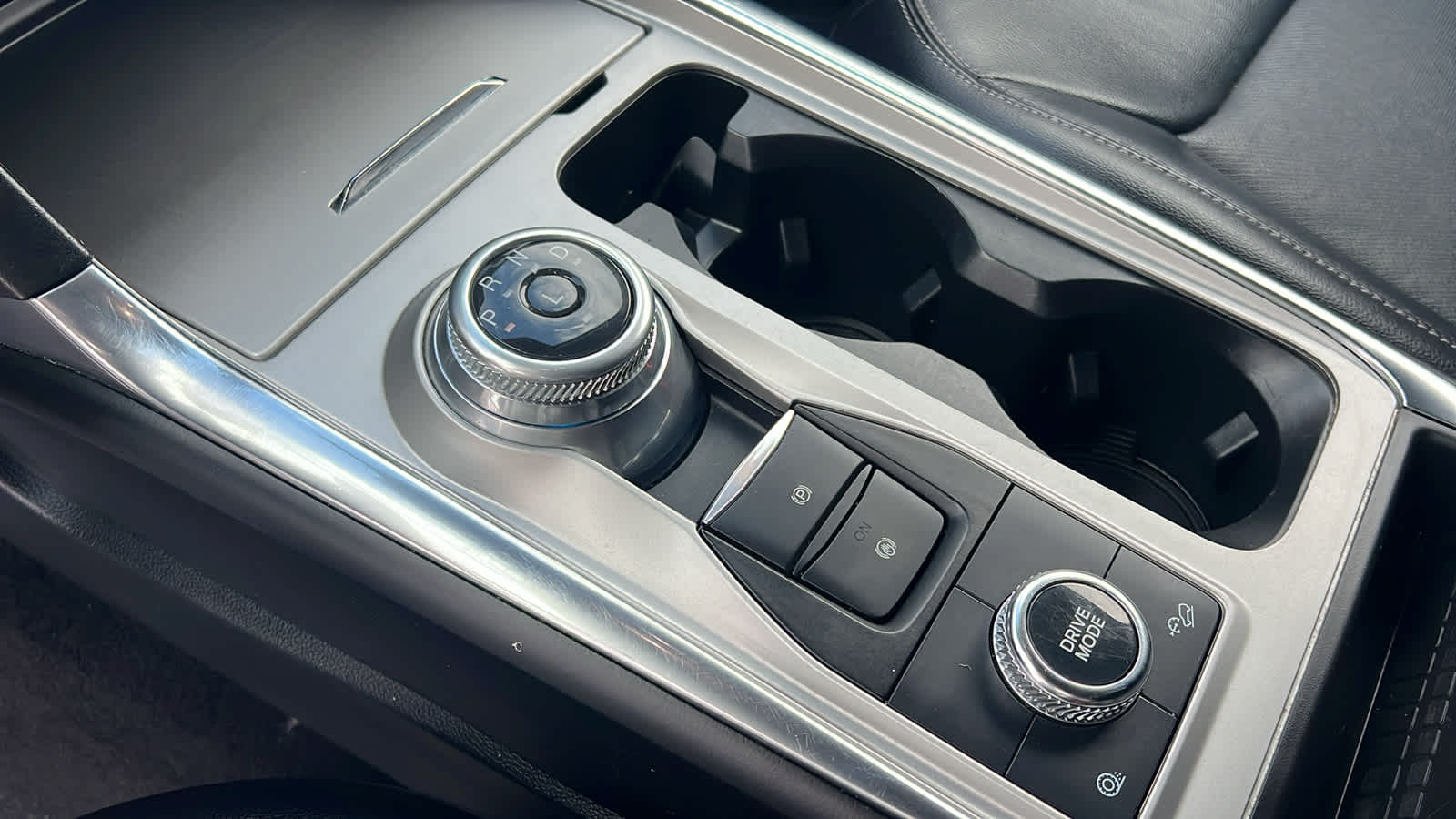 Thumbnail: 2022 Ford Explorer - 13