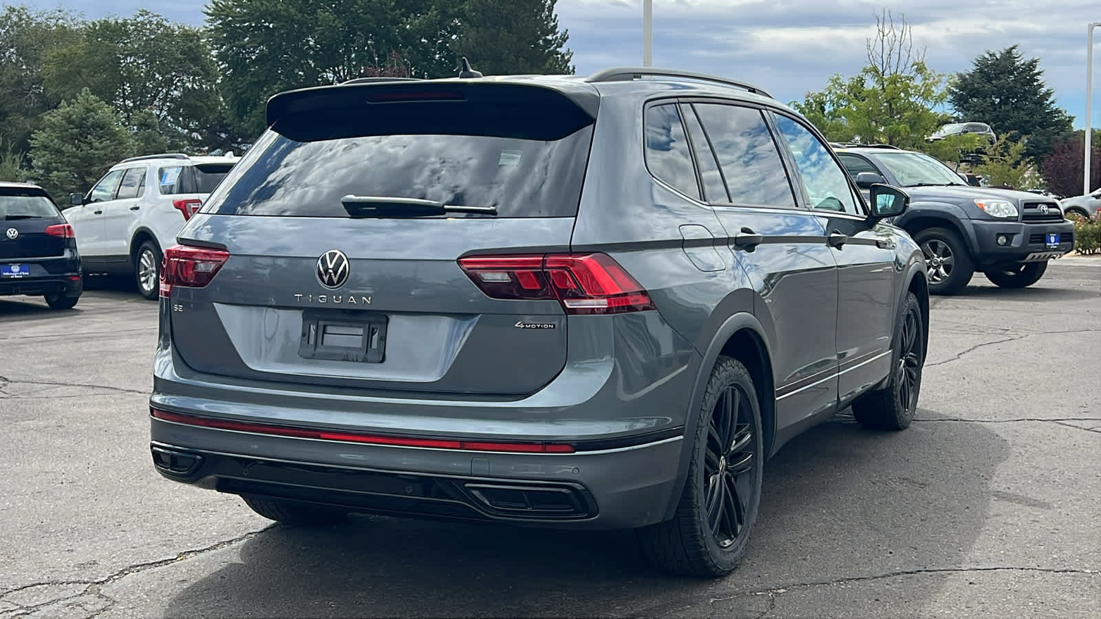Thumbnail: 2022 Volkswagen Tiguan - 5