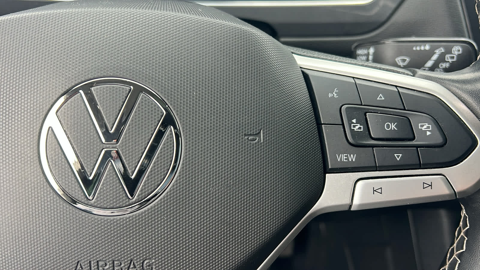 Thumbnail: 2022 Volkswagen Tiguan - 19