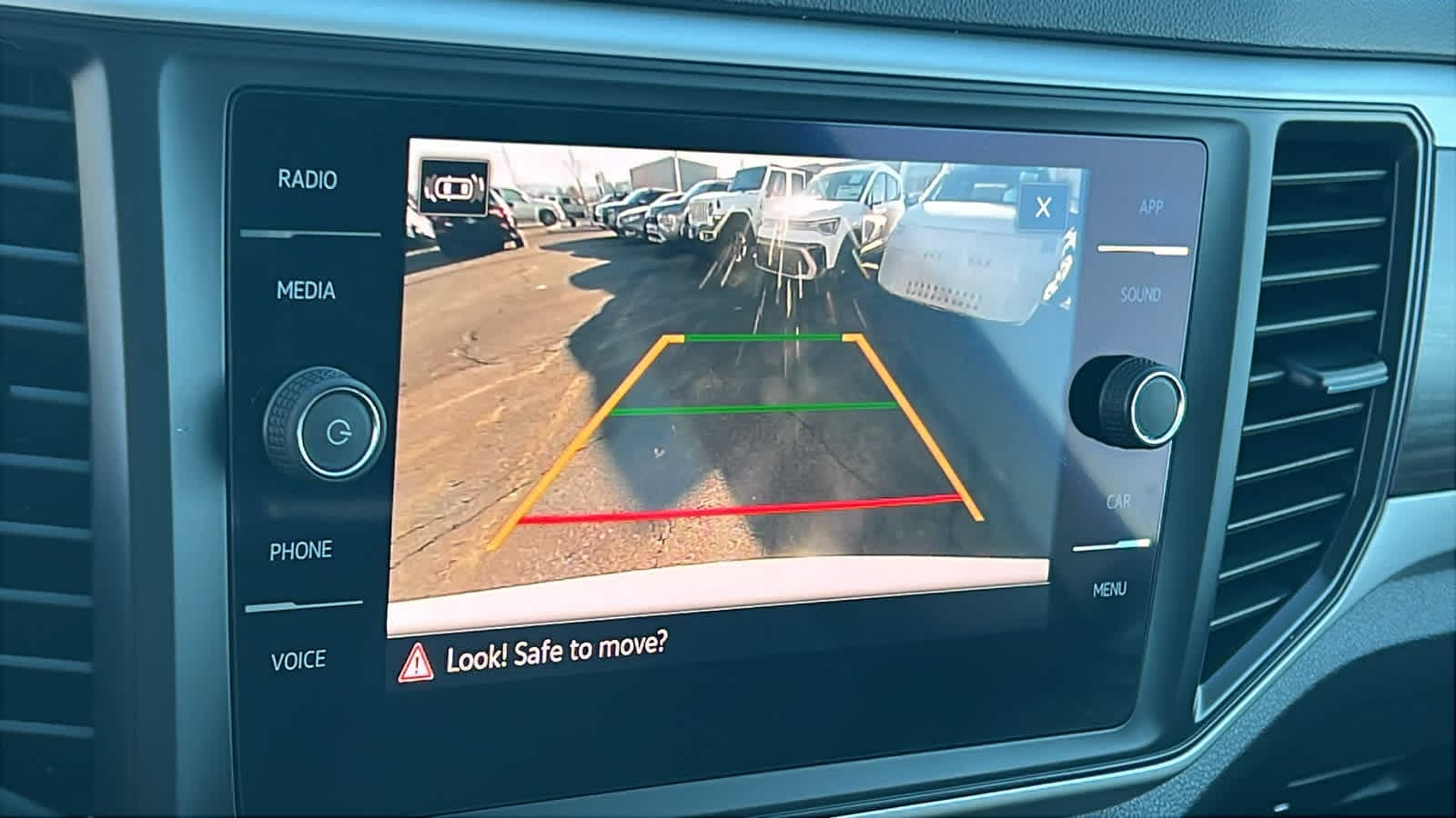 Thumbnail: 2021 Volkswagen Atlas - 16