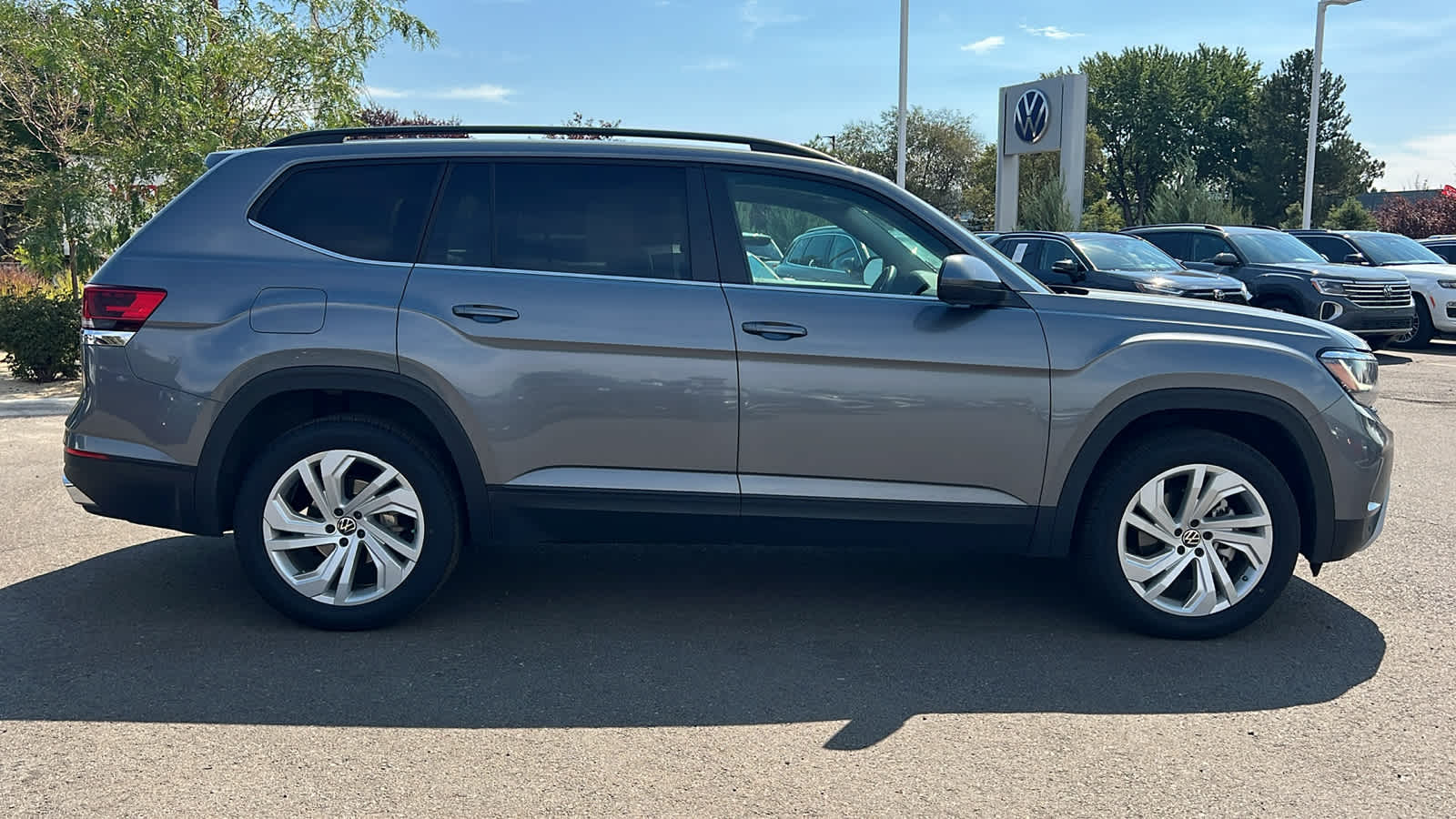Thumbnail: 2023 Volkswagen Atlas - 4