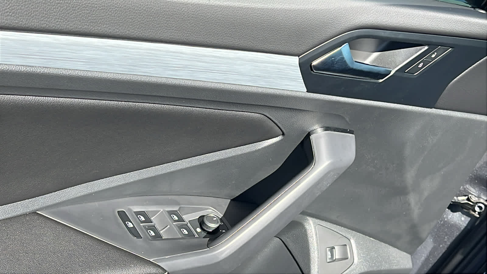 Thumbnail: 2025 Volkswagen Jetta - 22