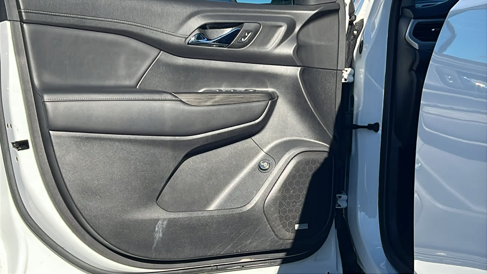 Thumbnail: 2023 GMC Acadia - 23