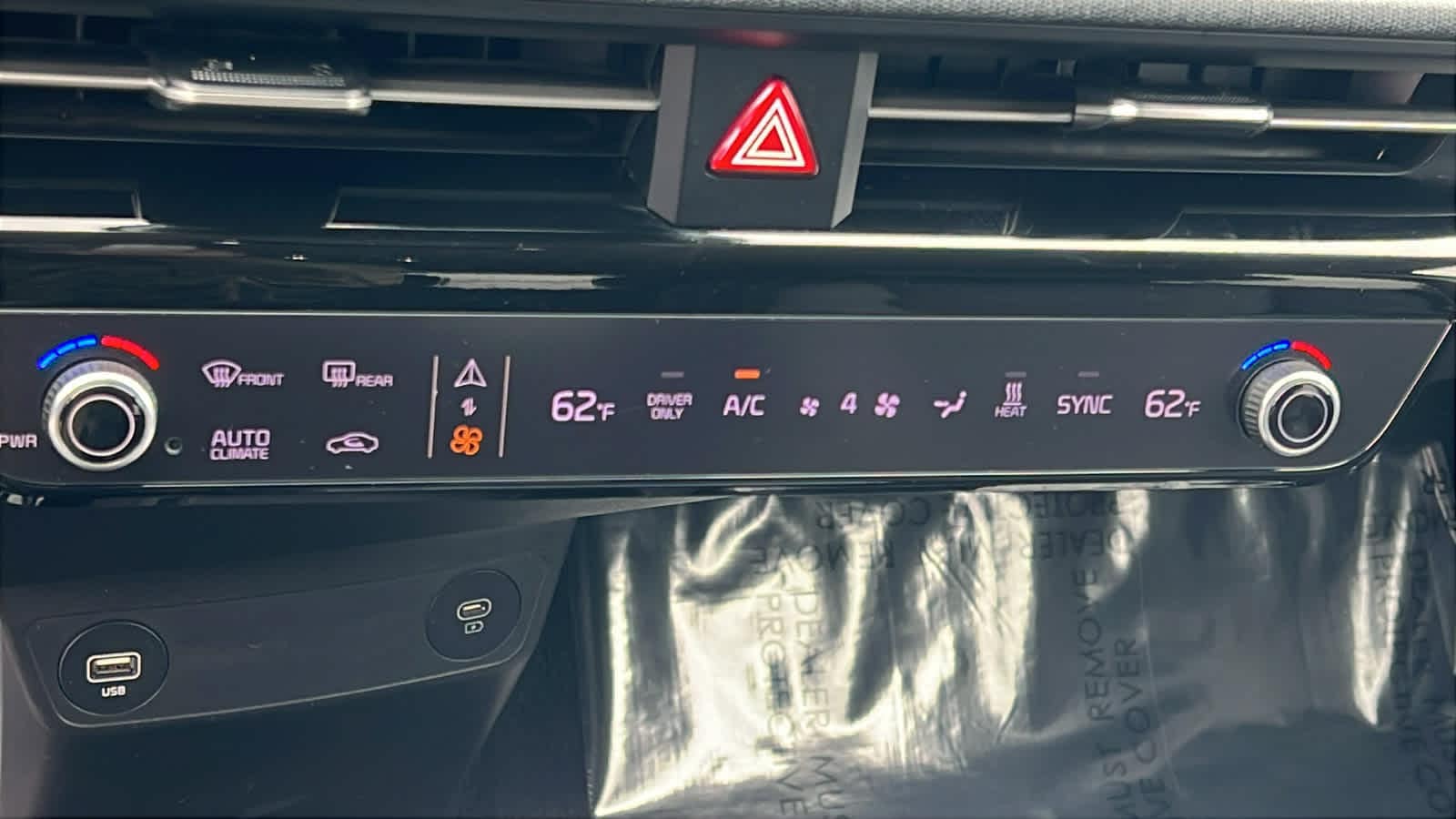 Thumbnail: 2022 Kia EV6 - 14