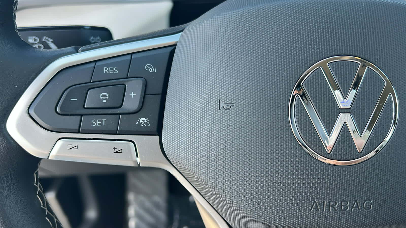 Thumbnail: 2025 Volkswagen Taos - 19