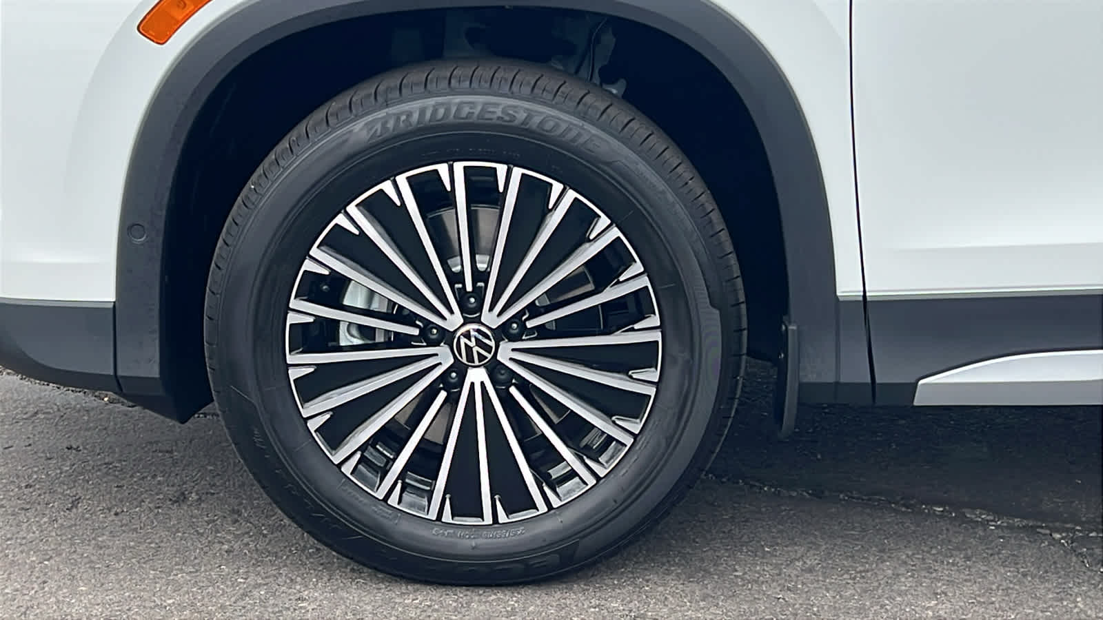 Thumbnail: 2025 Volkswagen Tiguan - 9