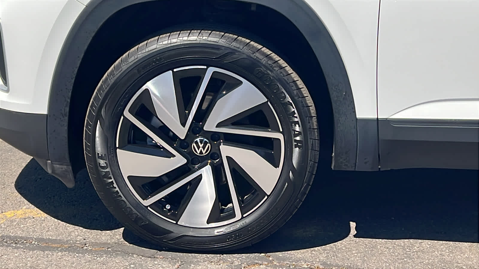 Thumbnail: 2024 Volkswagen Atlas - 9