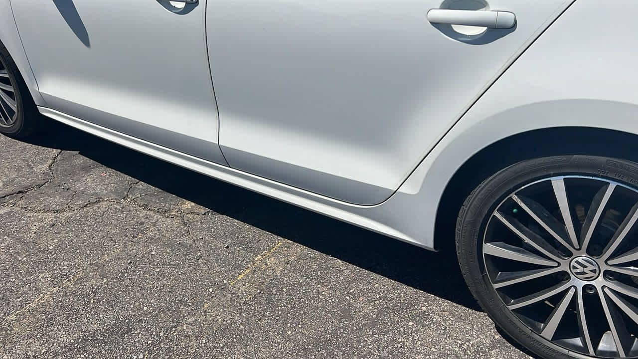 Thumbnail: 2015 Volkswagen Jetta - 10