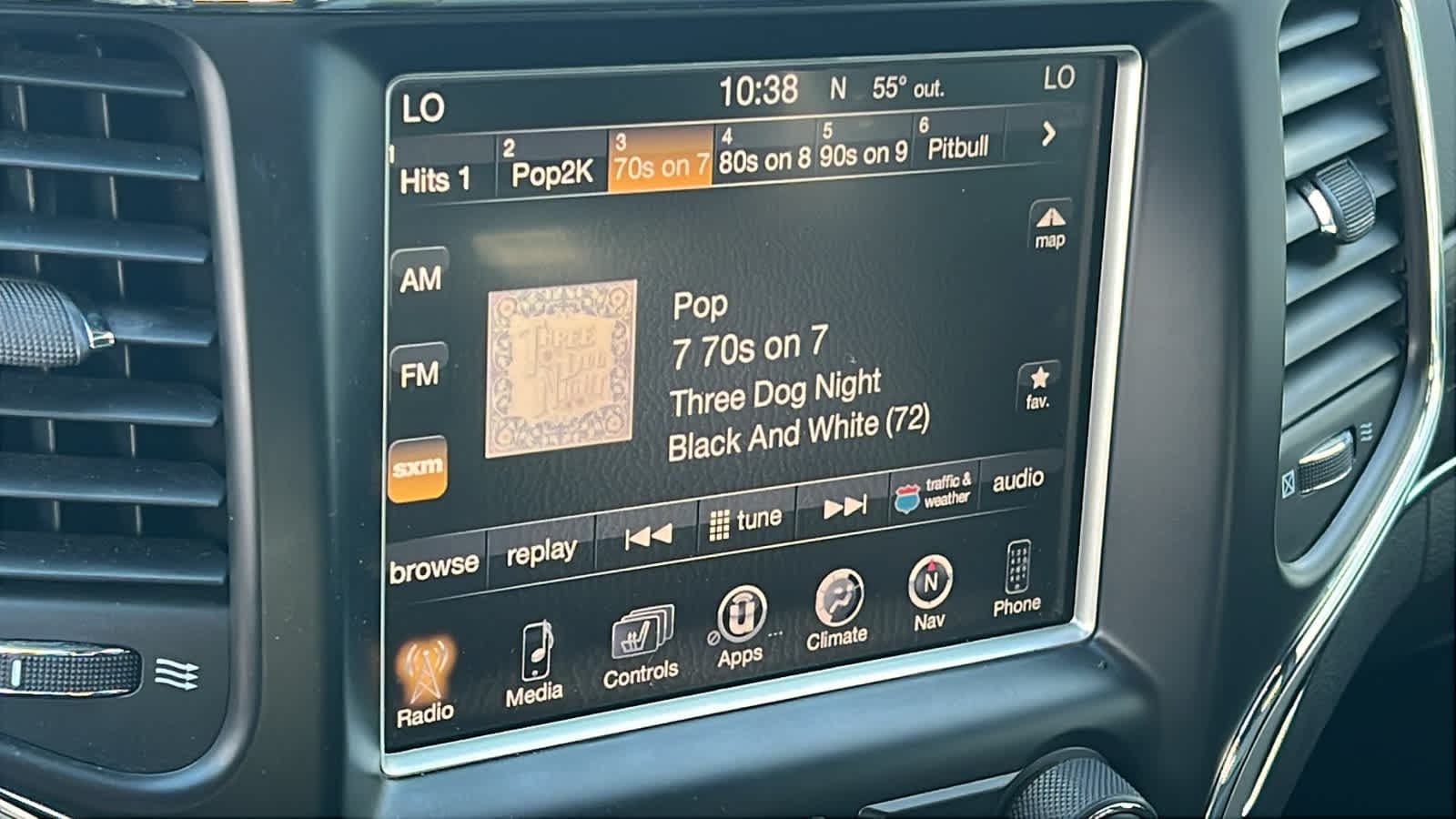 Thumbnail: 2014 Jeep Grand Cherokee - 15