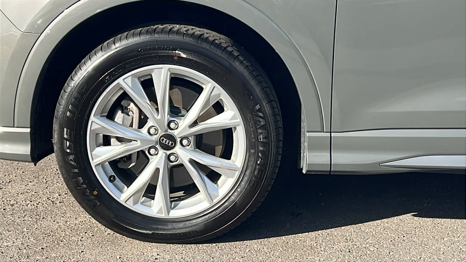 Thumbnail: 2023 Audi Q3 - 9