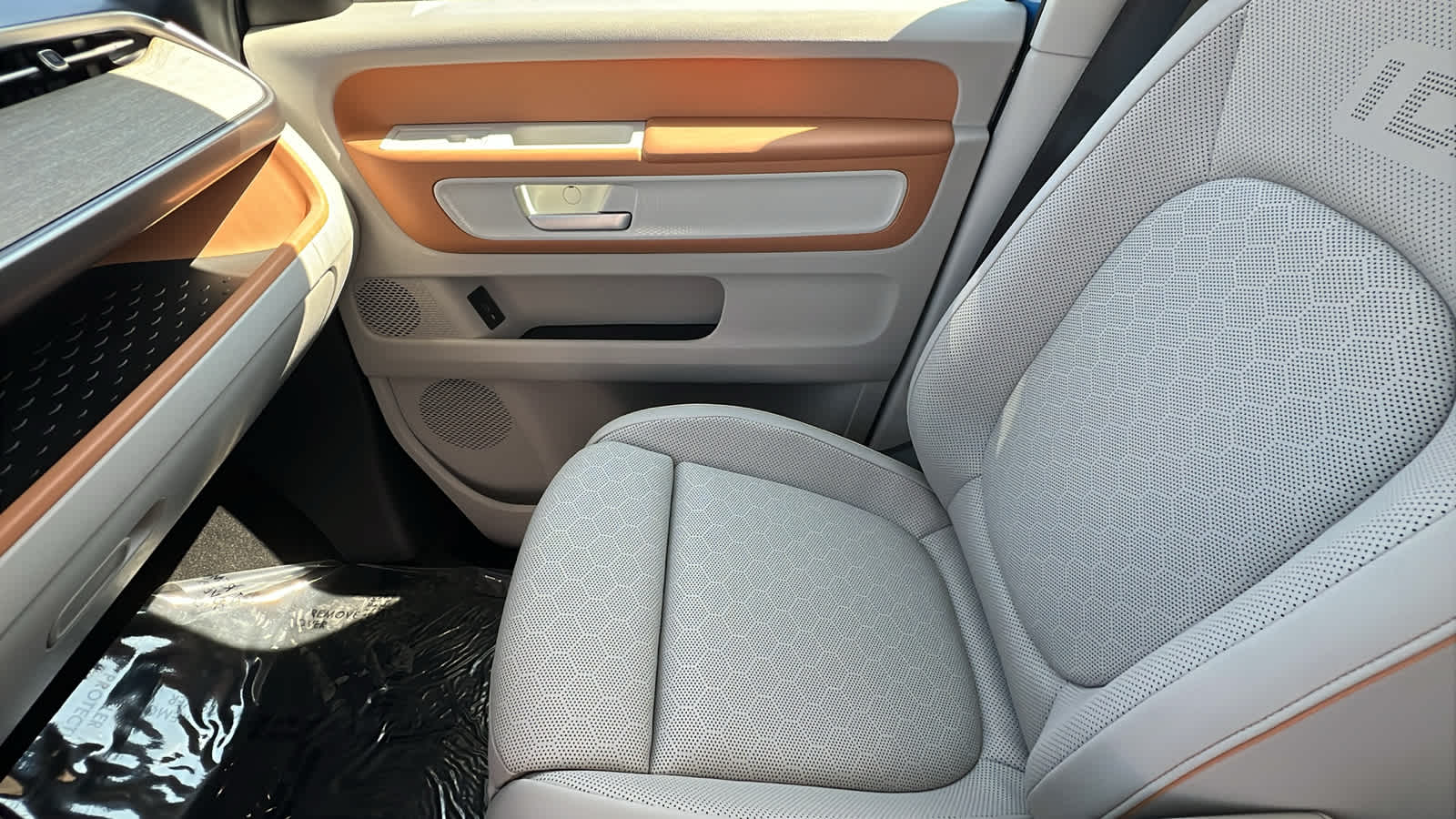 Thumbnail: 2025 Volkswagen ID.Buzz - 12