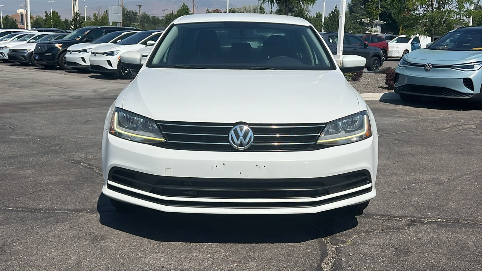 Thumbnail: 2017 Volkswagen Jetta - 2