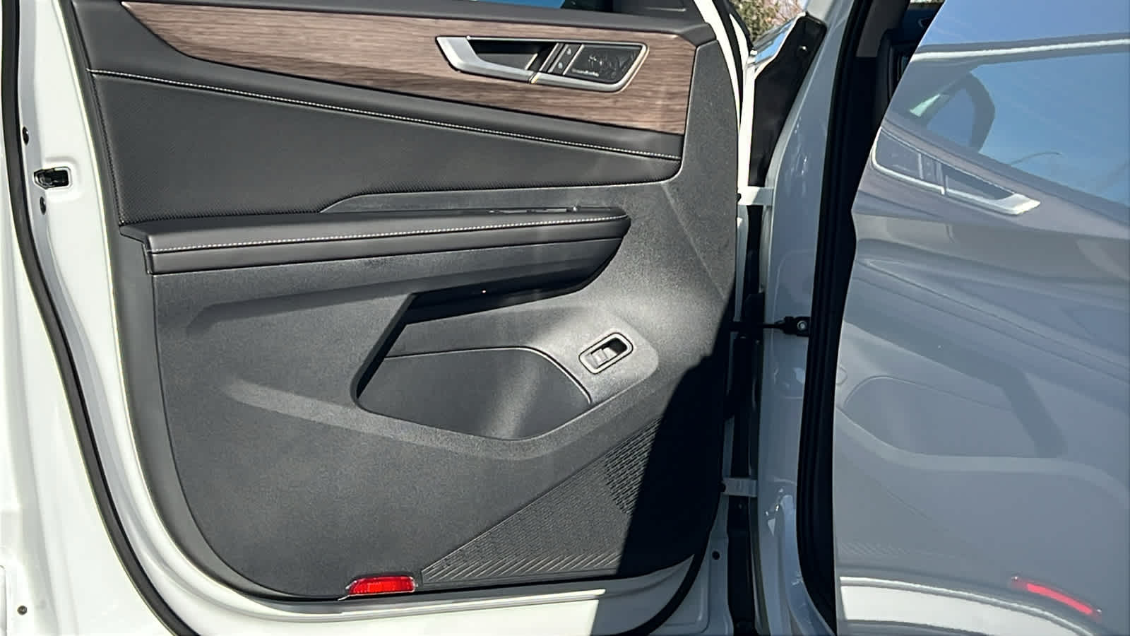 Thumbnail: 2026 Volkswagen Atlas - 23