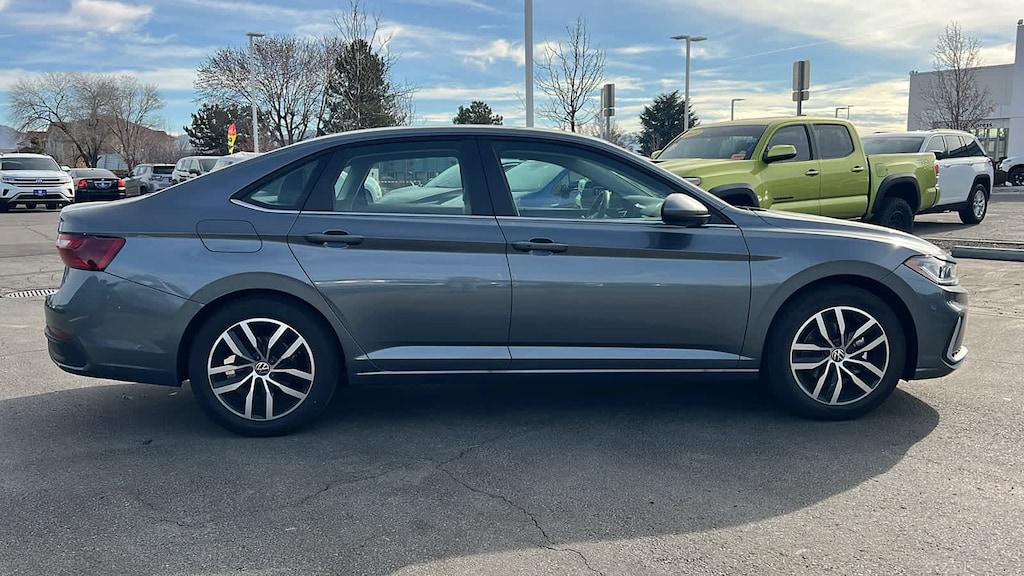 Certified 2025 Volkswagen Jetta SE Sedan