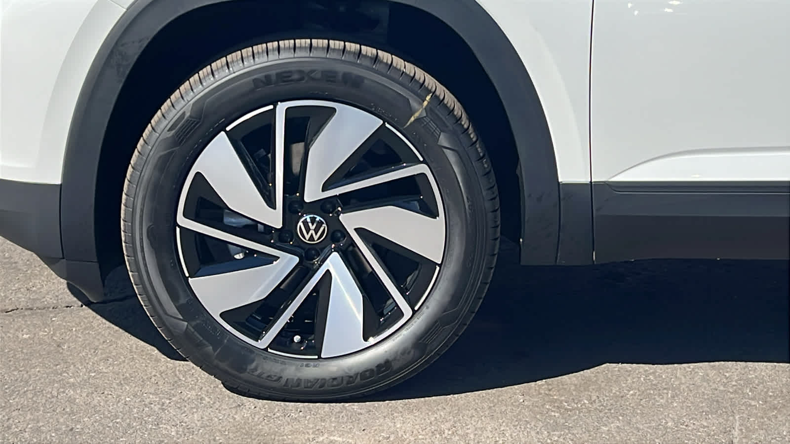 Thumbnail: 2026 Volkswagen Atlas - 9