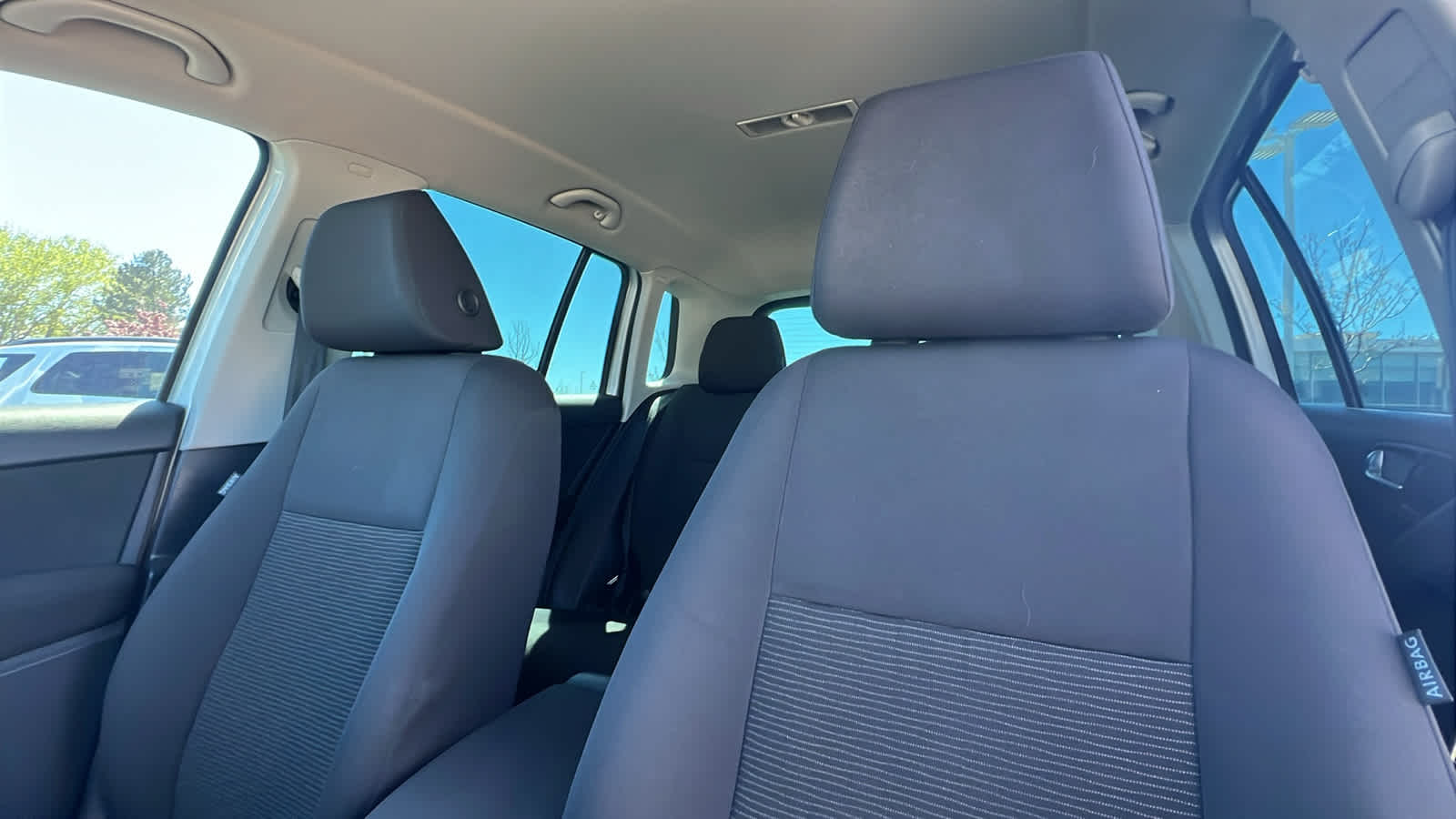 Thumbnail: 2013 Volkswagen Tiguan - 11