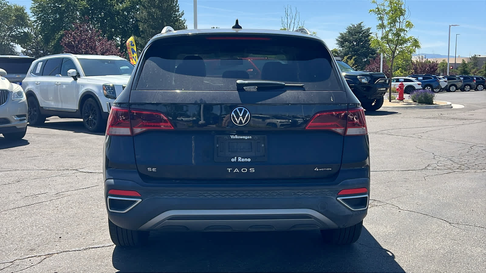 Thumbnail: 2022 Volkswagen Taos - 6