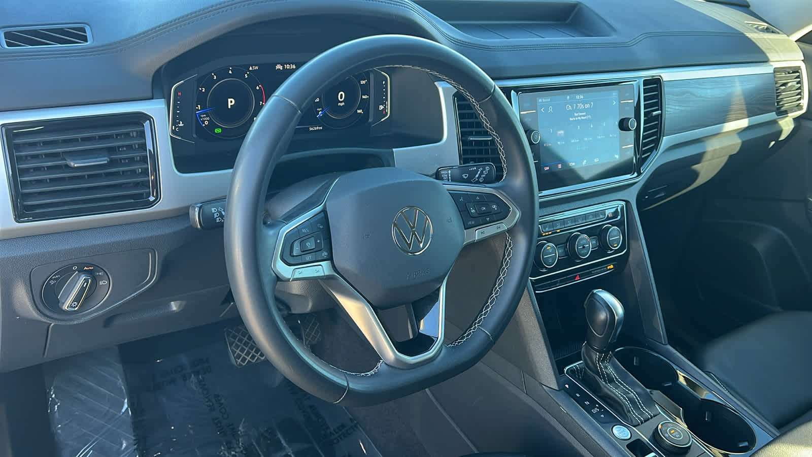 Thumbnail: 2022 Volkswagen Atlas - 10