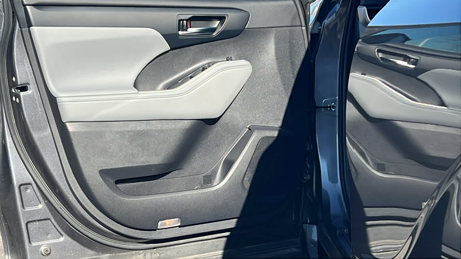 Thumbnail: 2024 Toyota Highlander - 23